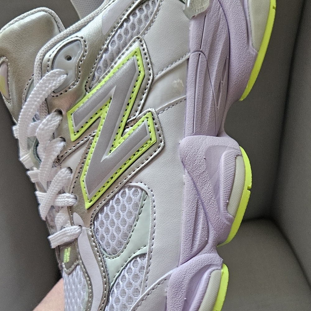 Womens New Balance 9060